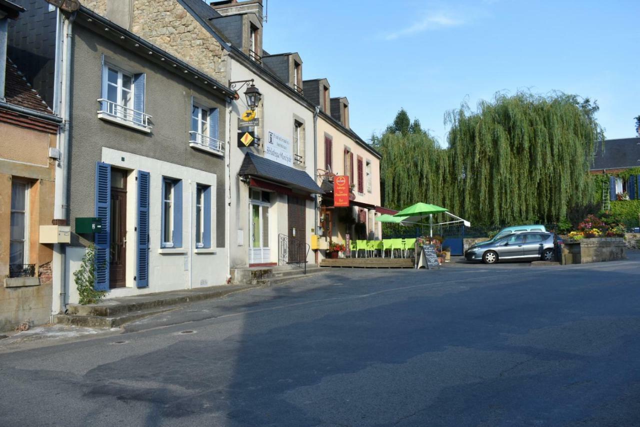 Place De La Fontaine Cheniers 外观 照片